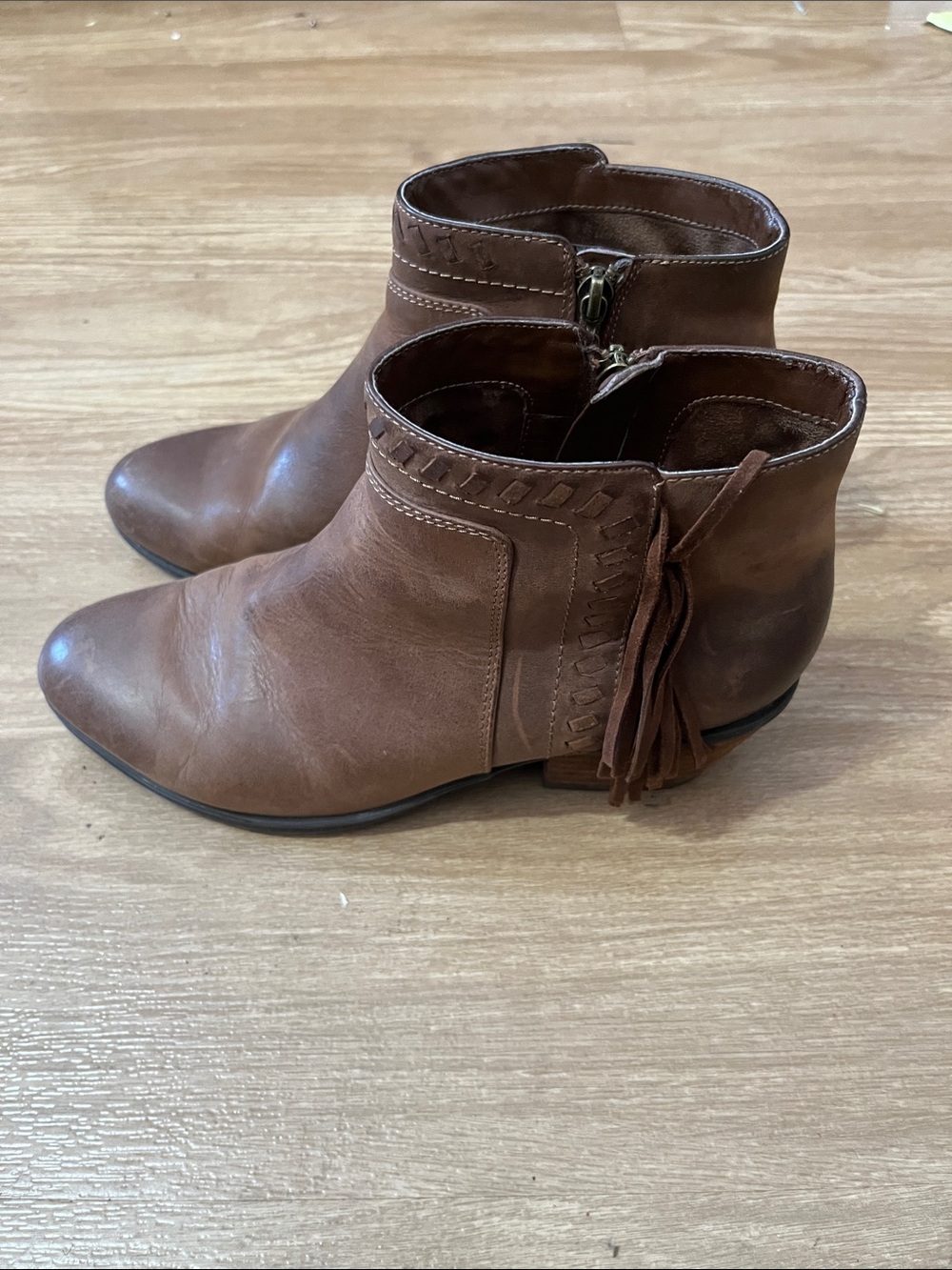 Clark’s Gelata Artisan Western Brown Leather Ankle Boots with Tassel Size 9